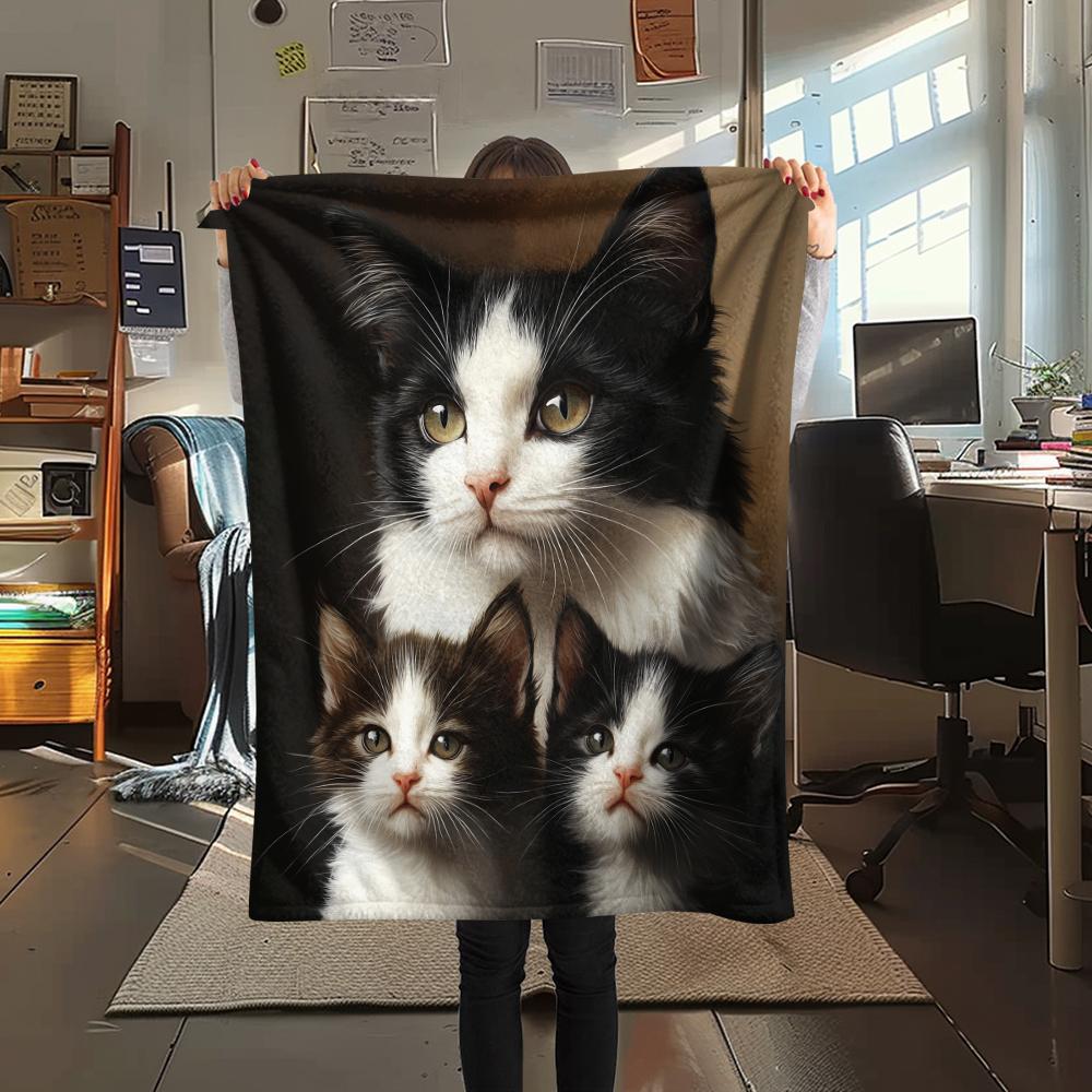 Calico Cat,pattern Flannel Blanket, High quality Comfortable for All Seasons, Home Decor, Warmth and Comfort, Perfect for Gifts.