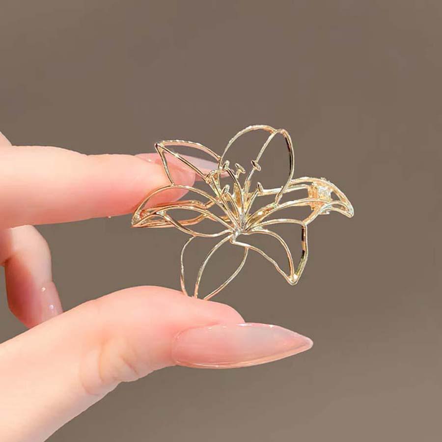 Elegant Pearl Brooch for Women's Suits - High-End Jewelry Pin