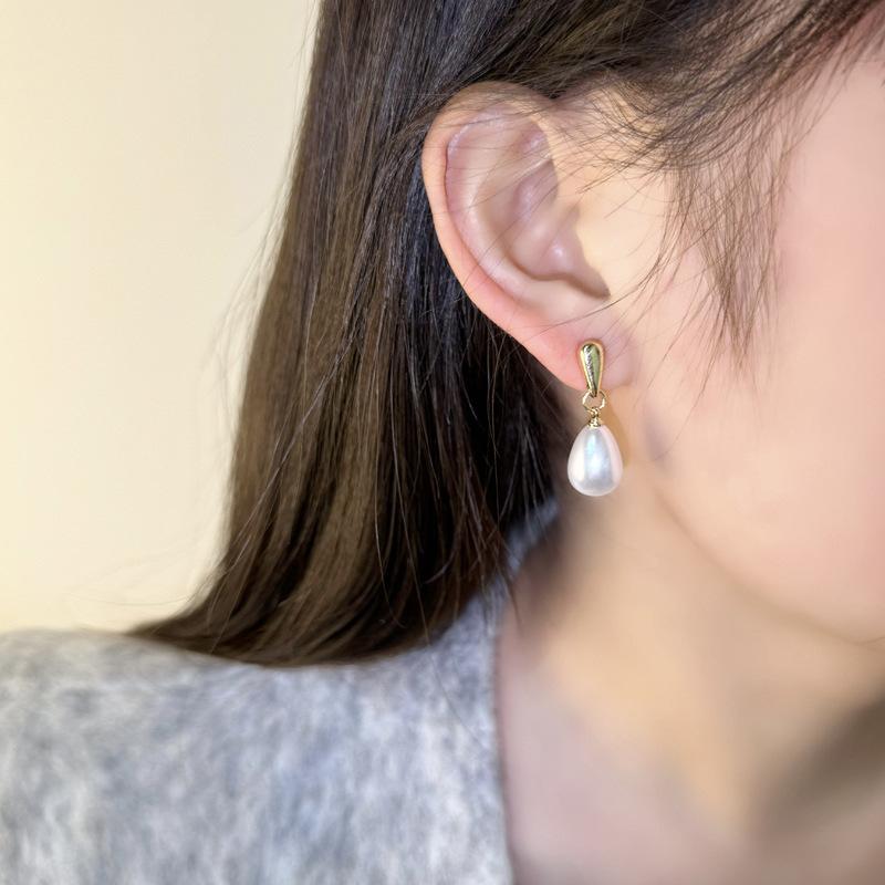 New Vintage Heart Drop Earrings Baroque Pearl Earrings Gold Color Round Earclip Women Temperament Elegant Jewelry Party Gifts