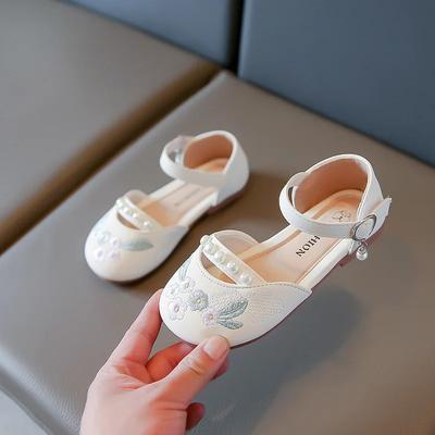 Girls Sandals with Simple Pearl Sweet Versatile 2024 New Children Princess Embroidered Flat Shoes Kids Elegant Cute Dance Shoes