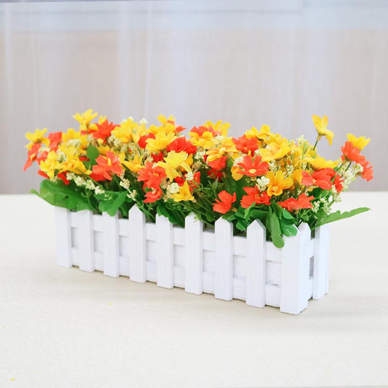 Arrangement de Pothos, Herbe Artificielle et Fleurs en Soie pour la Décoration de la Maison