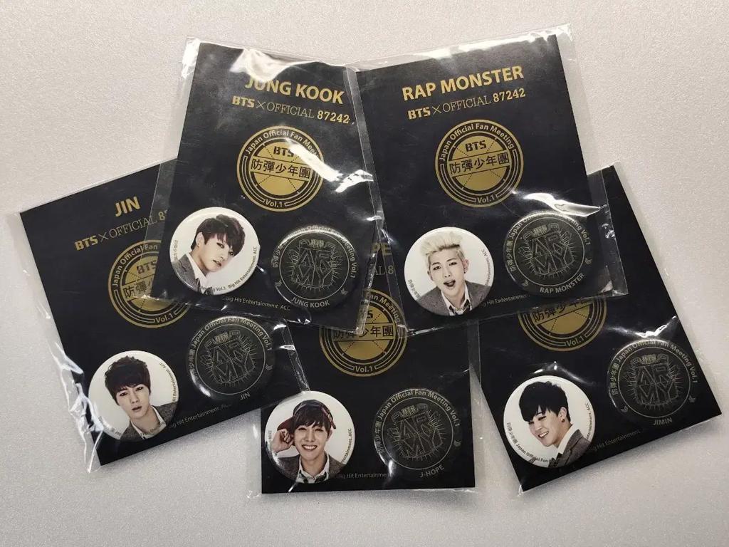 BTS [Unopened] 2014 Japan 1st Fan Meeting Official Badge 5-set (Bulk Purchase)