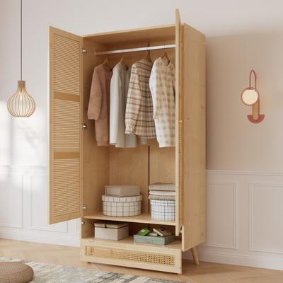 Kleiderschrank mit Kleiderstange, 2-türiger Kleiderschrank, Schlafzimmer, Rattan-Geflecht, Wohnzimmer, mit unterem Klappdeckel, Spanplatte+PE-Rattan, Natur