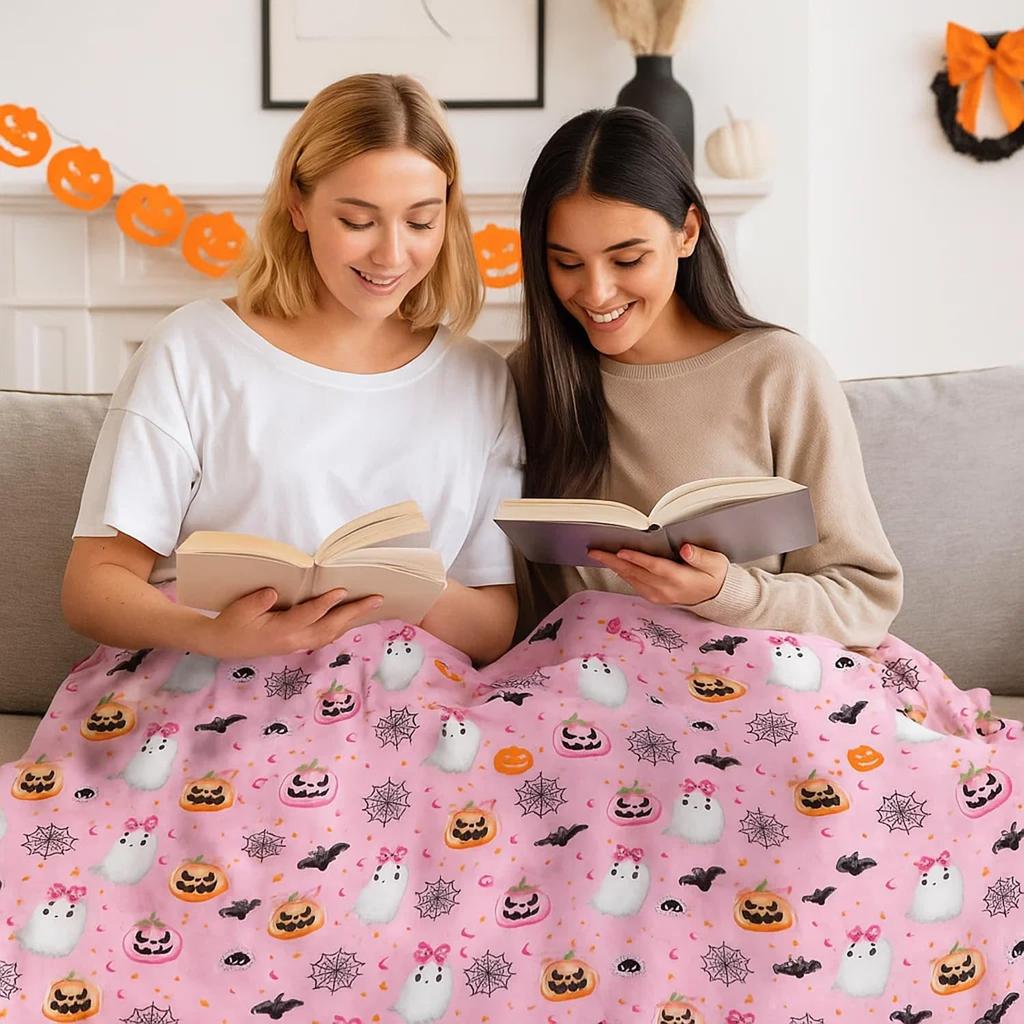 Halloween Throw Blanket Gifts Flannel Blanket for Women Girls Bat Spider Soft Throw Blankets Halloween Spooky Gifts for Home Bed