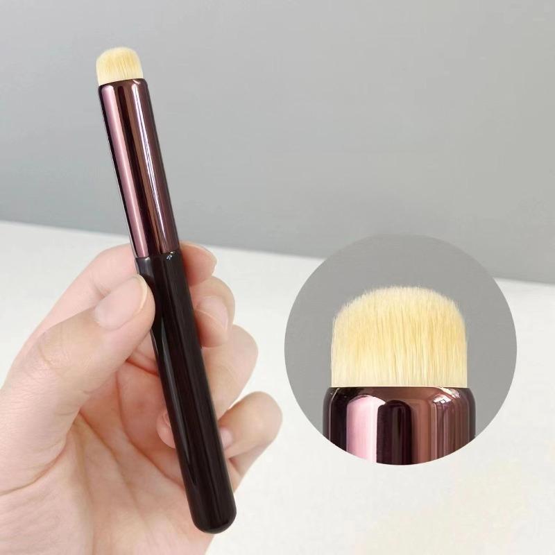 Portable Silicone Lip Brush Small Dust Proof with Cover Apply Lip Brush Stick Lipstick Brush Lip Makeup Brush