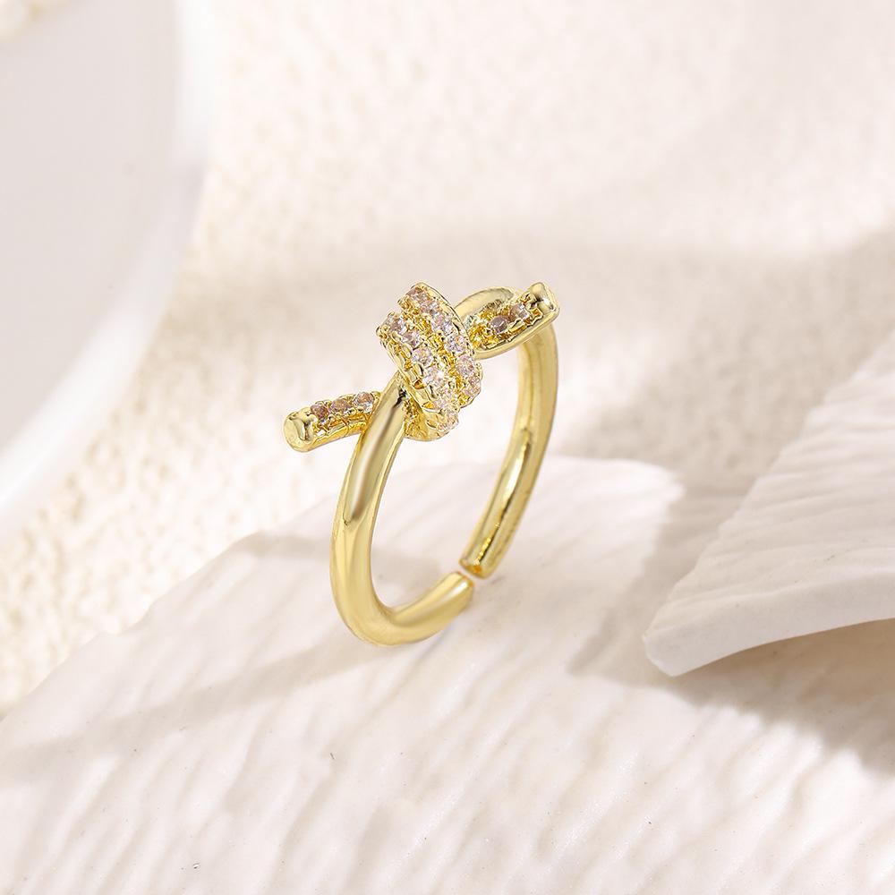 

Elegant Bowknot Copper Zirconia Open Ring - Luxurious Round Index Finger Style