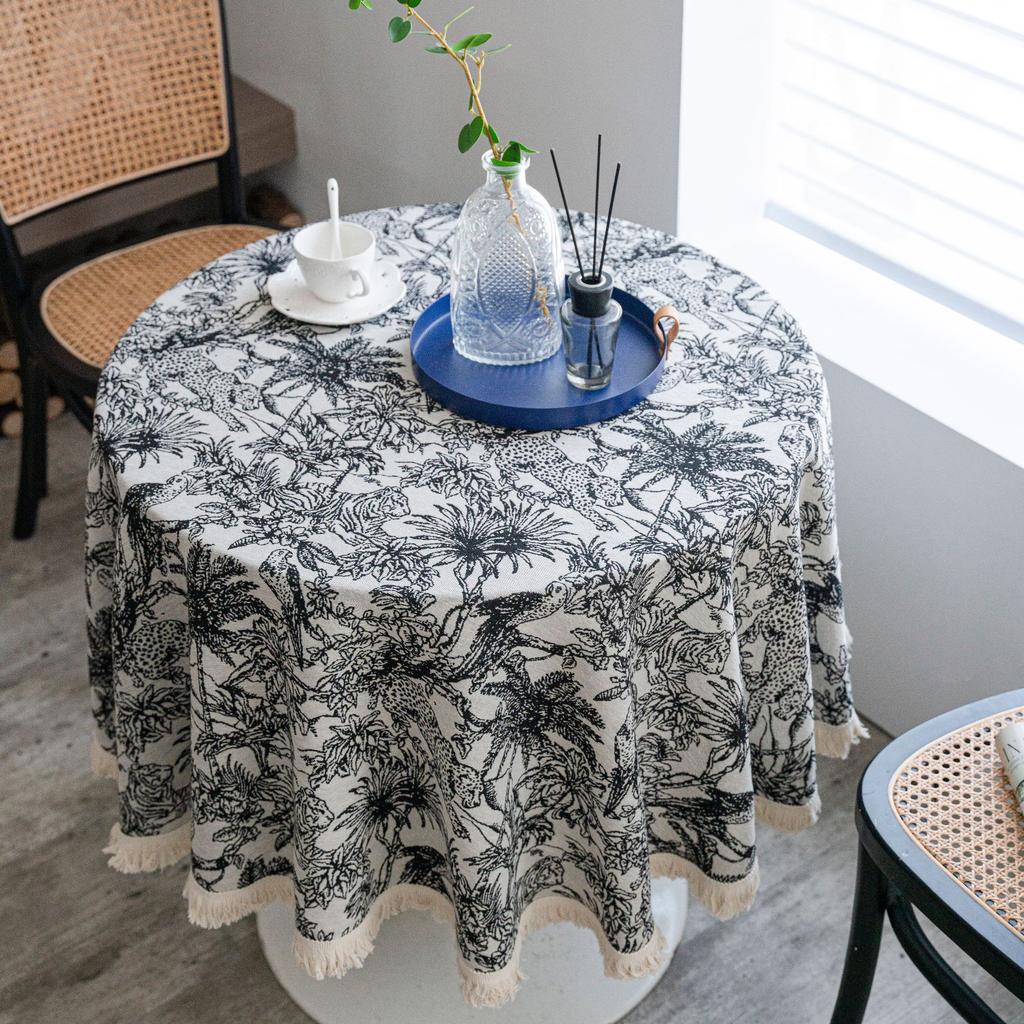 Round Tablecloth with Vintage Floral Embossed Design, Machine-Woven Decorative Table Cover for Home, Picnic, Camping, Wedding, Birthday Party, Dining