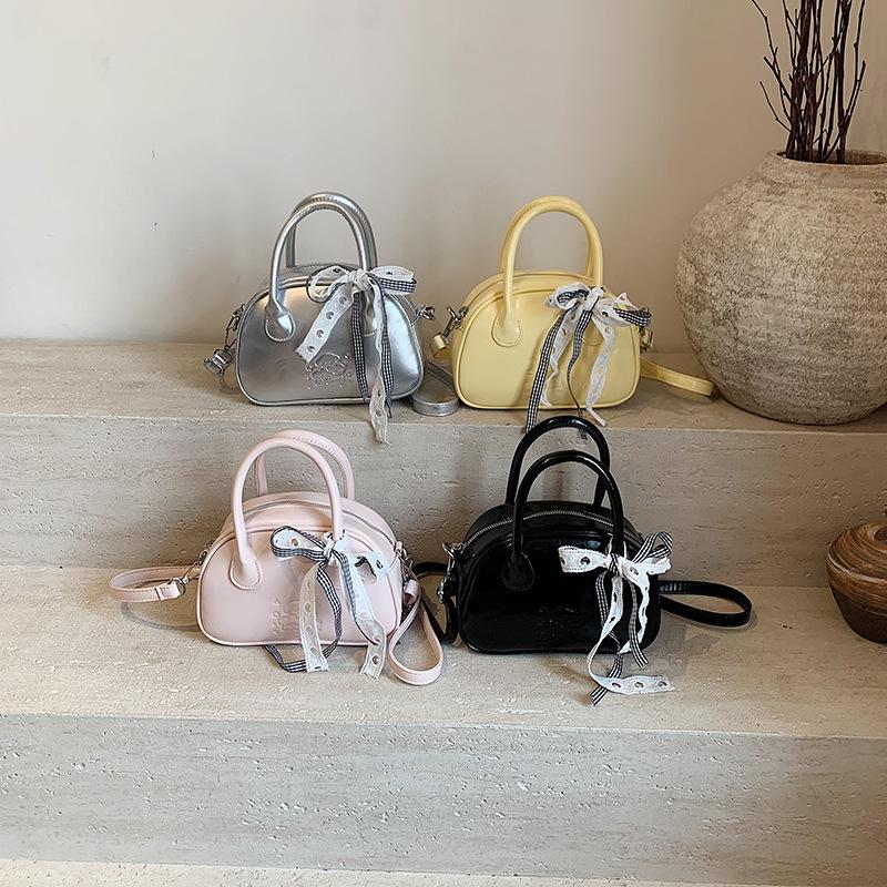 This year's popular small bag women's 2025 new summer versatile messenger bag high-end portable bowling bag