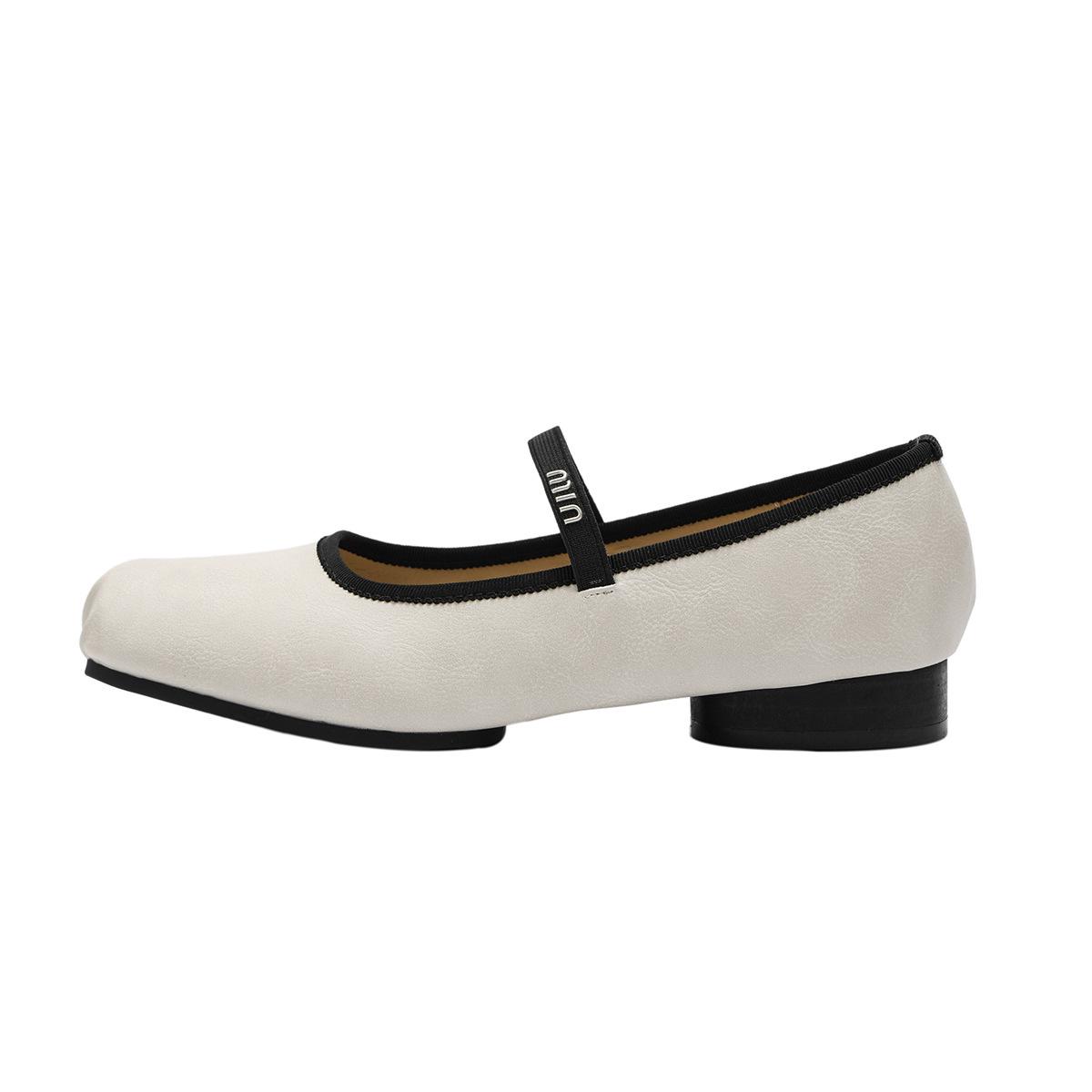 

Silver single shoes women s ballet flats leather pig nose French retro shallow mouth Mary Jane ballet women s shoes 35