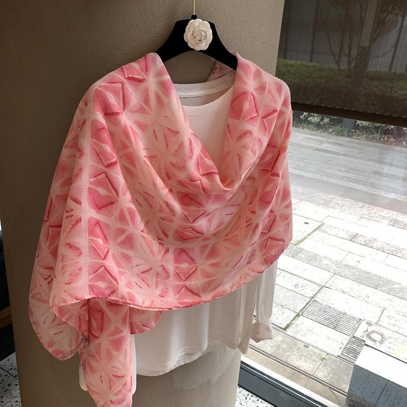 Retro Printing Fashionable Versatile Foreign Style High Sense Spring And Summer Scarf Scarf Scarf Women'S Shawl Sunscreen Outer Silk Scarf