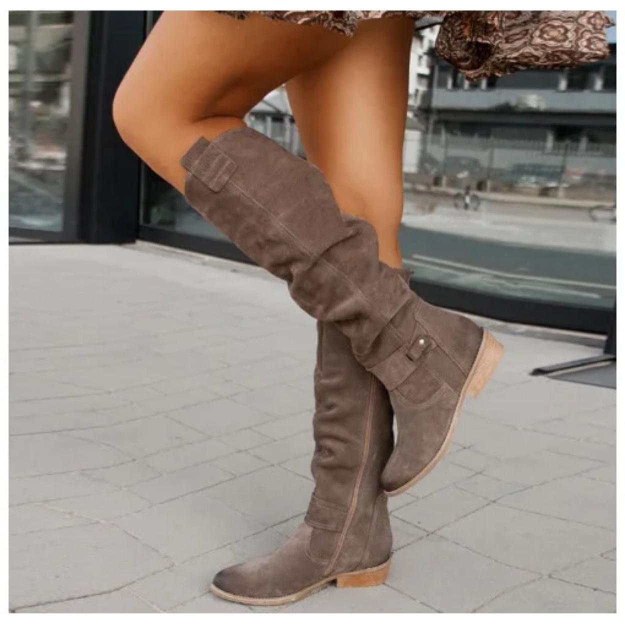 

Осень Зима Новые Женские Длинные Сапоги Низкий Каблук Боковая Молния 40-43 Замшевые Сапоги с Высоким Голенищем Большой Размер Платформа Женская Обувь 39 кофейный