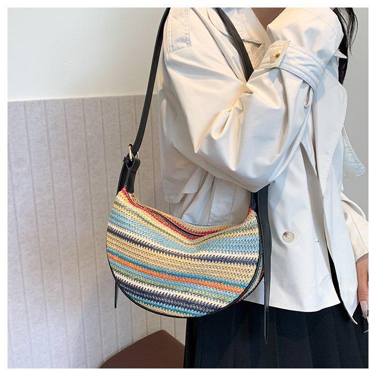 

Bohemian Ethnic Straw Woven Dumpling Crossbody Bag with Wide Strap for Women (2025 New) чорний
