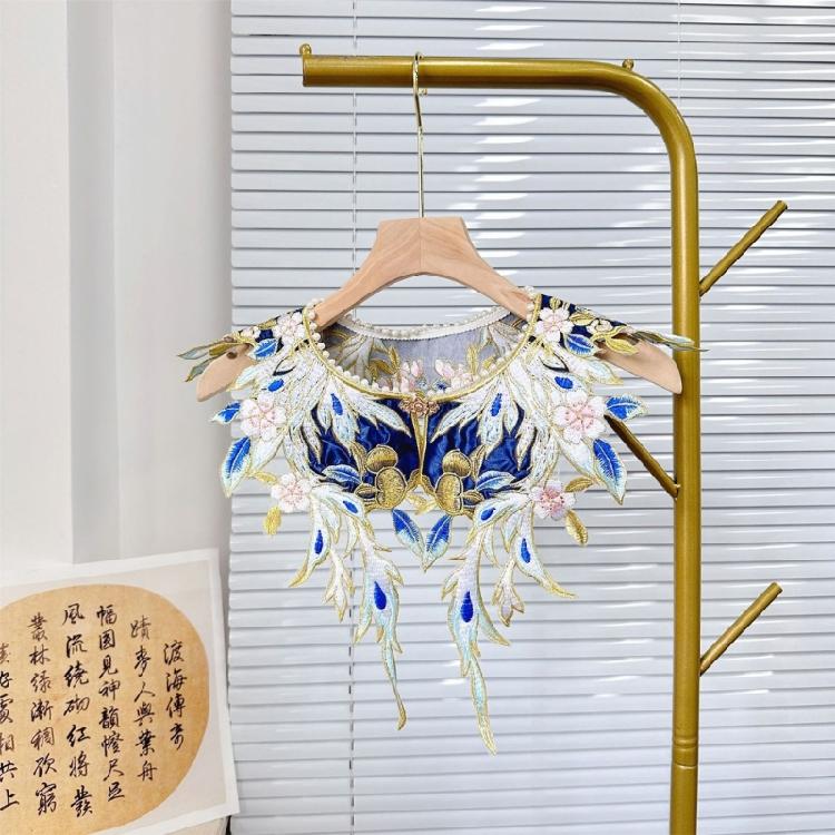 Embroidery Floral Neckline Buckle Front Ancient Hanfu Costume Fake Collar Shawl