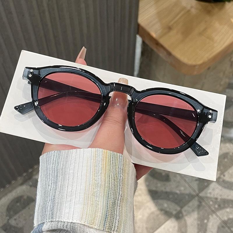 Korean Style Sunglasses Woman Rivets Decoration Round Shape Men Sun Glasses Vacation Travelling Women Sunglasses