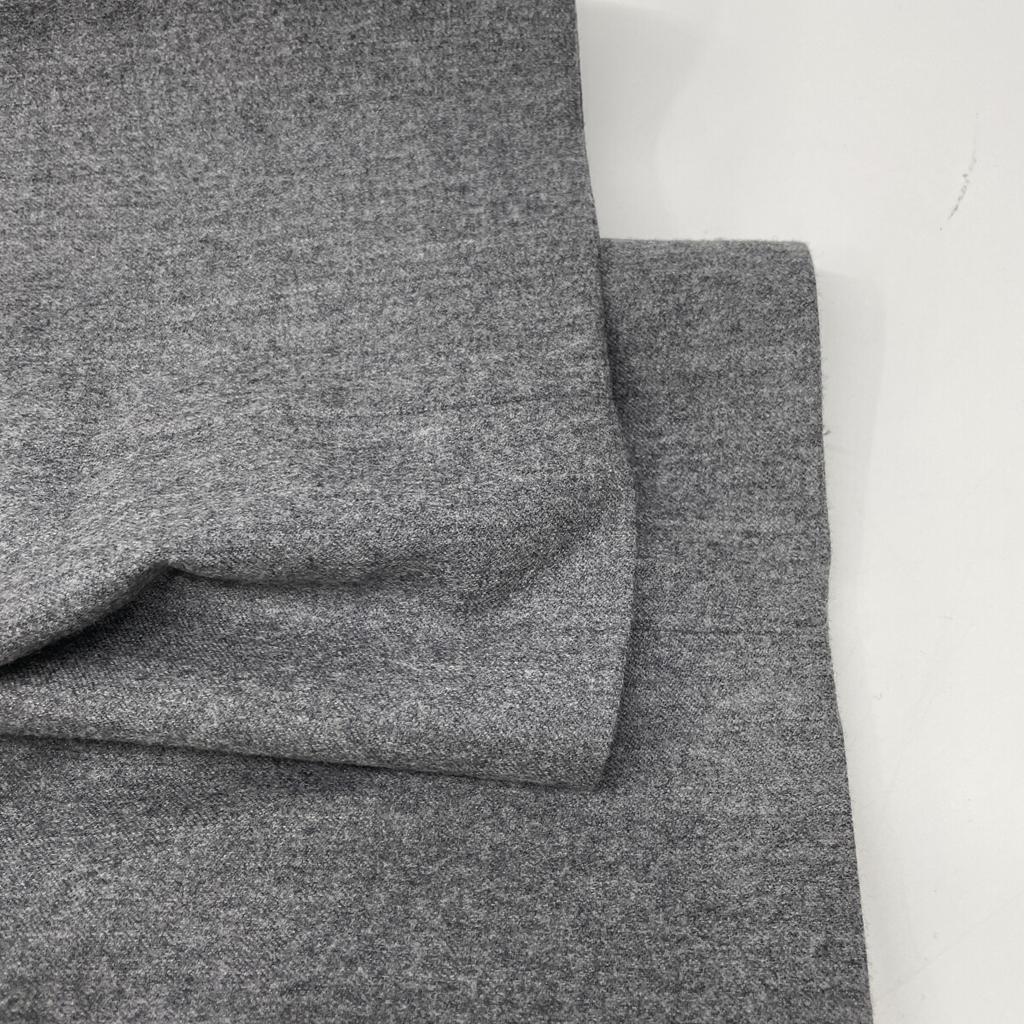 Brioni Szary Zestaw Garnituru SENATO zestaw garniturowy R szaryUżywany