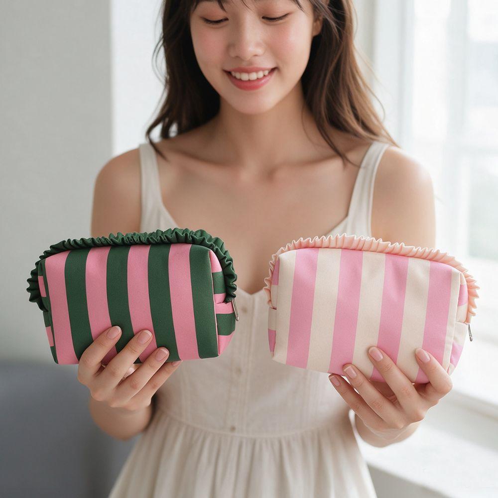 Large Capacity Cosmetic Bag Ruffle Travel Pouch Multipurpose Storage Bag Daily Use