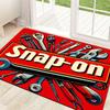 Nevklouzávací rohožka se Snap-On Tool logem, zářivě červená s černobílými ilustracemi, omyvatelný flanel pro domácí kancelář, garáž