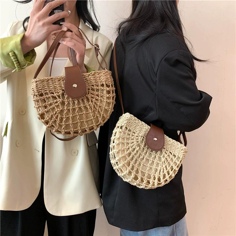 Bolsa de Palha Feminina Boho com Recortes Formato Semicircular Elegante Tendência Bolsa Transversal para Praia de Verão e Uso Diário