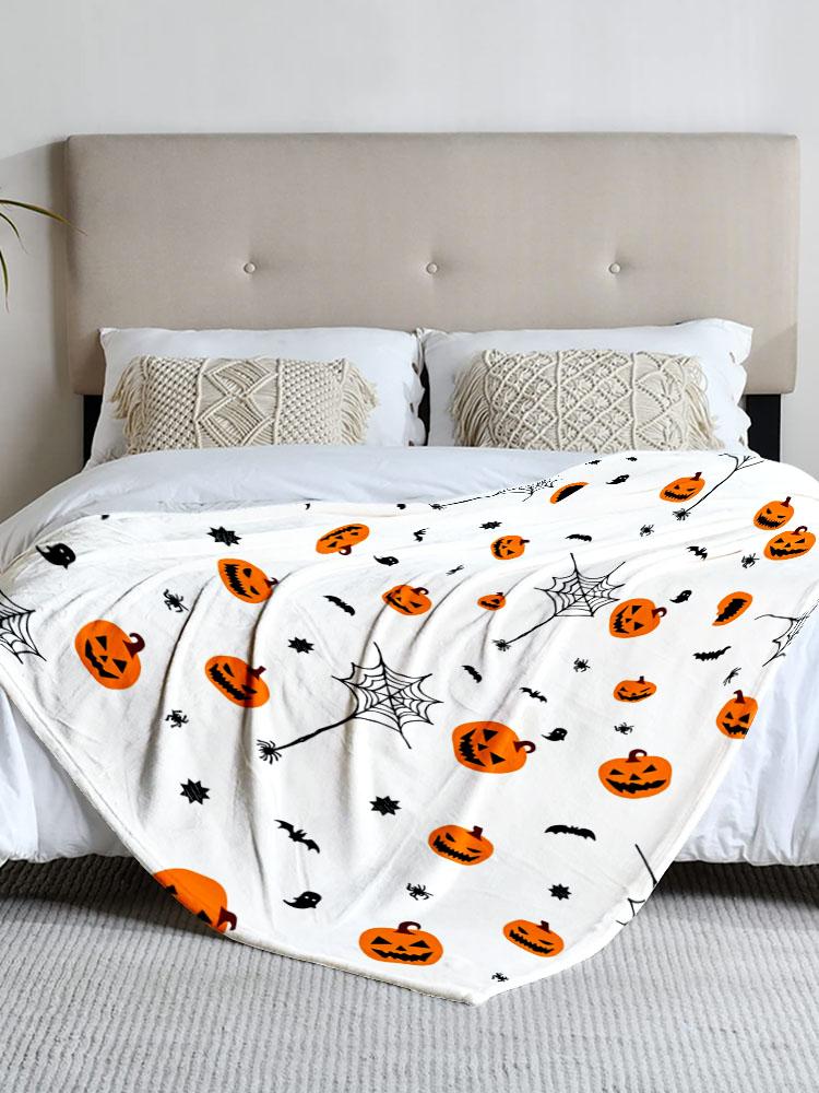 1 piece Halloween-themed flannel blanket with pumpkins and spiders, perfect for sofa, bed, or office. Ideal gift for family, fri