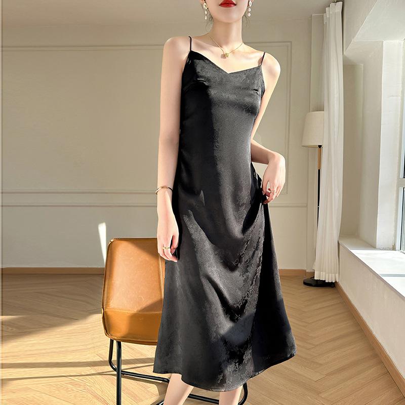 

Жіноча атласна сукня-комбінація з V-подібним вирізом - Модна вільна шовкова літня максі S