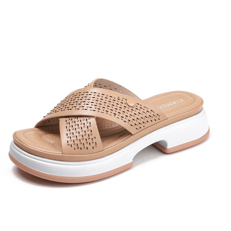 Rhinestone platform slippers women's summer wear new muffin stepping on shit feeling seaside with skirt beach shoes