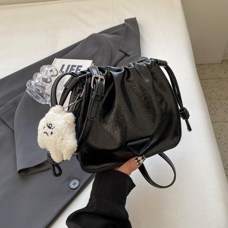 Vintage Chic Wrinkled Armpit Bag Ladies  2023 New Fall Winter Stylish Crossbody Bag чёрный