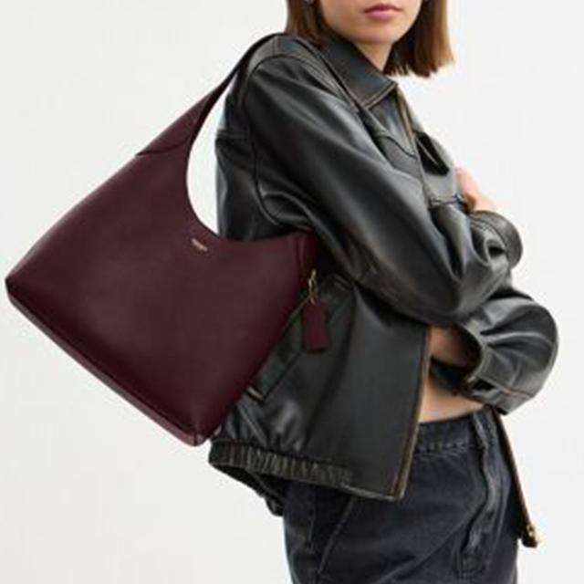 Coach Bolso Hobo para Hombro Brooklyn 28 Marca Logo Cuero Granulado Mediano para Mujer Color Borgoña CU068-B4MER