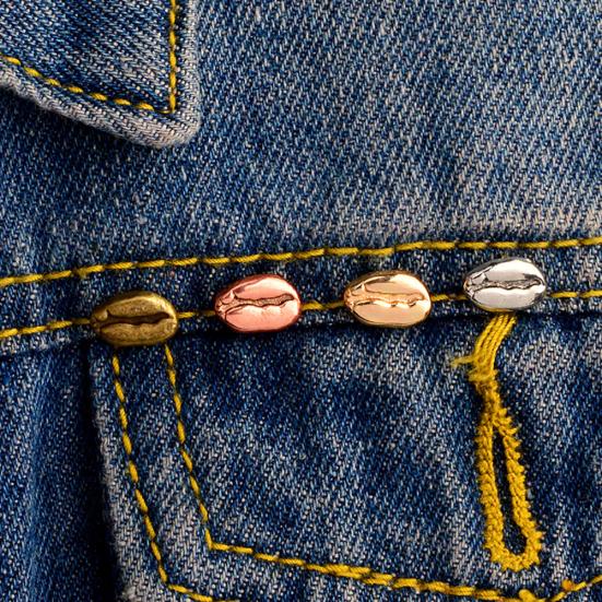 Uomo Donna Spilla a chicchi di caffè Spilla da bavero Colletto in denim Distintivo per camicia Decorazione di gioielli