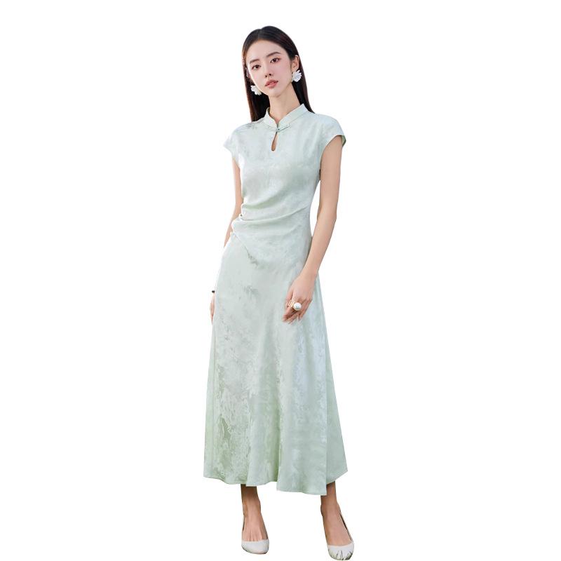 Elegant Summer Green Cheongsam Dress - Slimming, Modern Chinese Design