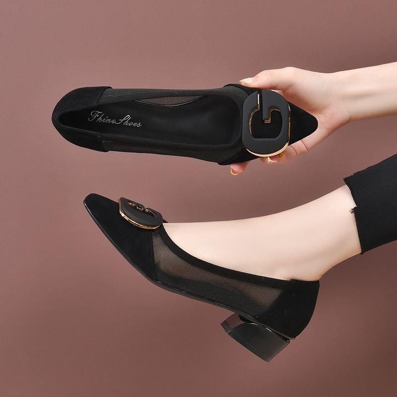 Sandały z siateczki damskie 2025 nowe letnie modele szpiczasty nosek oddychające wszechstronne gruby obcas pojedyncze buty lekkie usta miękka skóra miękka podeszwa buty damskie