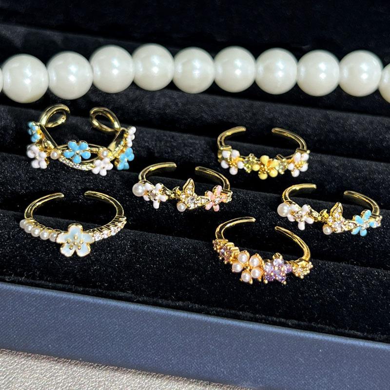 Niche exquisite light luxury high value aesthetic collection flower pearl ring female cold wind temperament stacked index finger ring