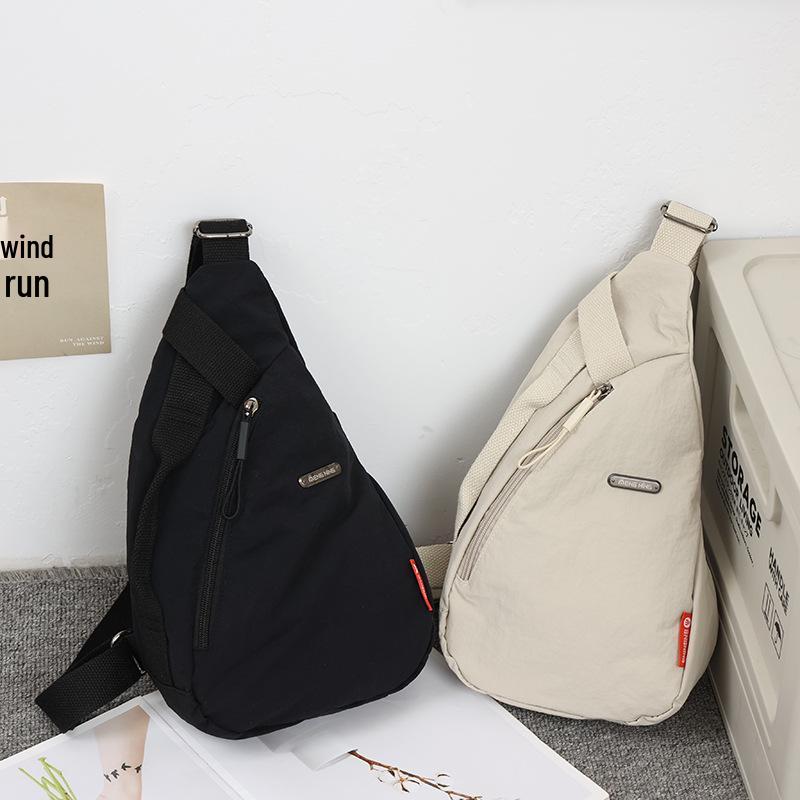 Trendige Damen Nylon Crossbody Brusttasche mit breitem Riemen und hochwertigem Buchstaben-Design