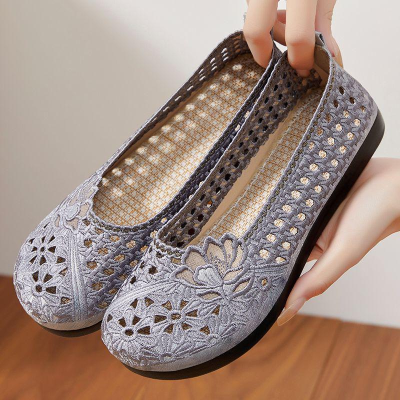 Women's Soft Sole Embroidered Hanfu Summer Shoes - Breathable Ethnic Style Old Beijing Cloth Mom Shoes.