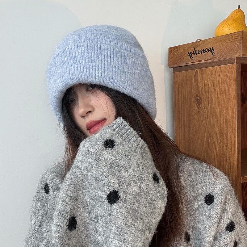 Women's Super Soft Knitted Beanie - Solid Color, Windproof, Winter Warm Wool Hat for Cold Weather.