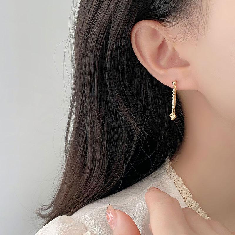 Flower Tassel Earrings Inlaid with Diamonds Long Earrings Light Luxury High-end Look To Make The Face Slim and Niche Earrings