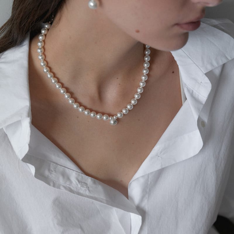 MIDNIGHT MOMENT Bumpy Bold Pearl Necklace