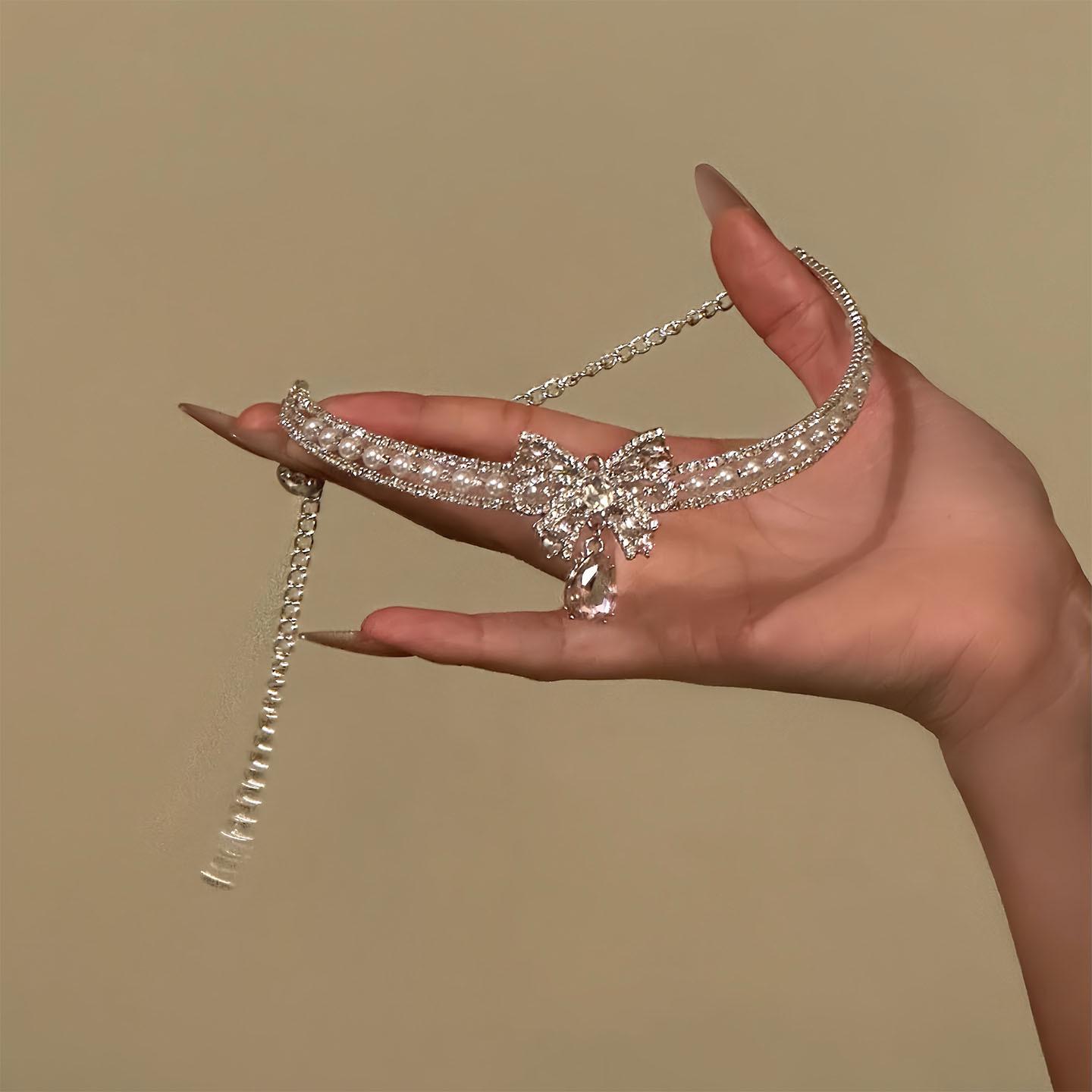 Колье-чокер с кисточкой-бабочкой из страз - Высококлассное, универсальное, модное заявление в холодном стиле