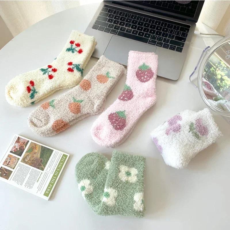 Japon Kawaii Sevimli Çoraplar Sonbahar Kış Kalın Sıcak Yumuşak Peluş Kadın Çorapları Mercan Polar Termal Ev Giyimi Yerde Uyku Çorapları