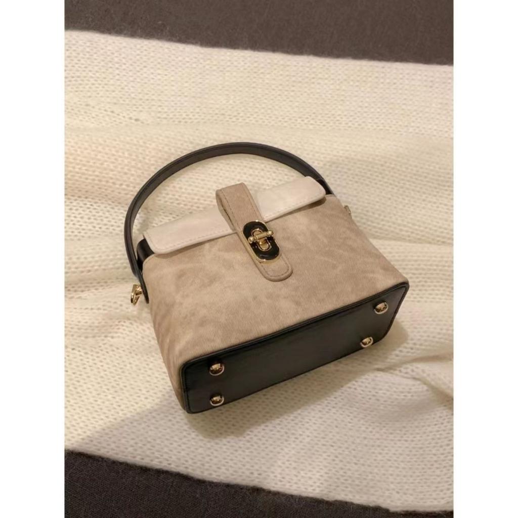Torba typu box w stylu retro w kolorze dopasowanym do stylu Niche Gray Time Box Bag Commuter Hand Bill Shoulder Bag