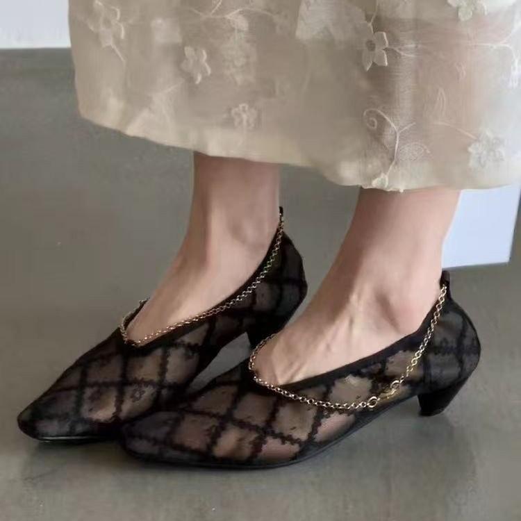 Fashion 2025 New Summer Mesh Breathable Sexy Lace Shoes Female Temperament Chain Design Embroidered Low-cut Shoes Zapatillas De Deporte