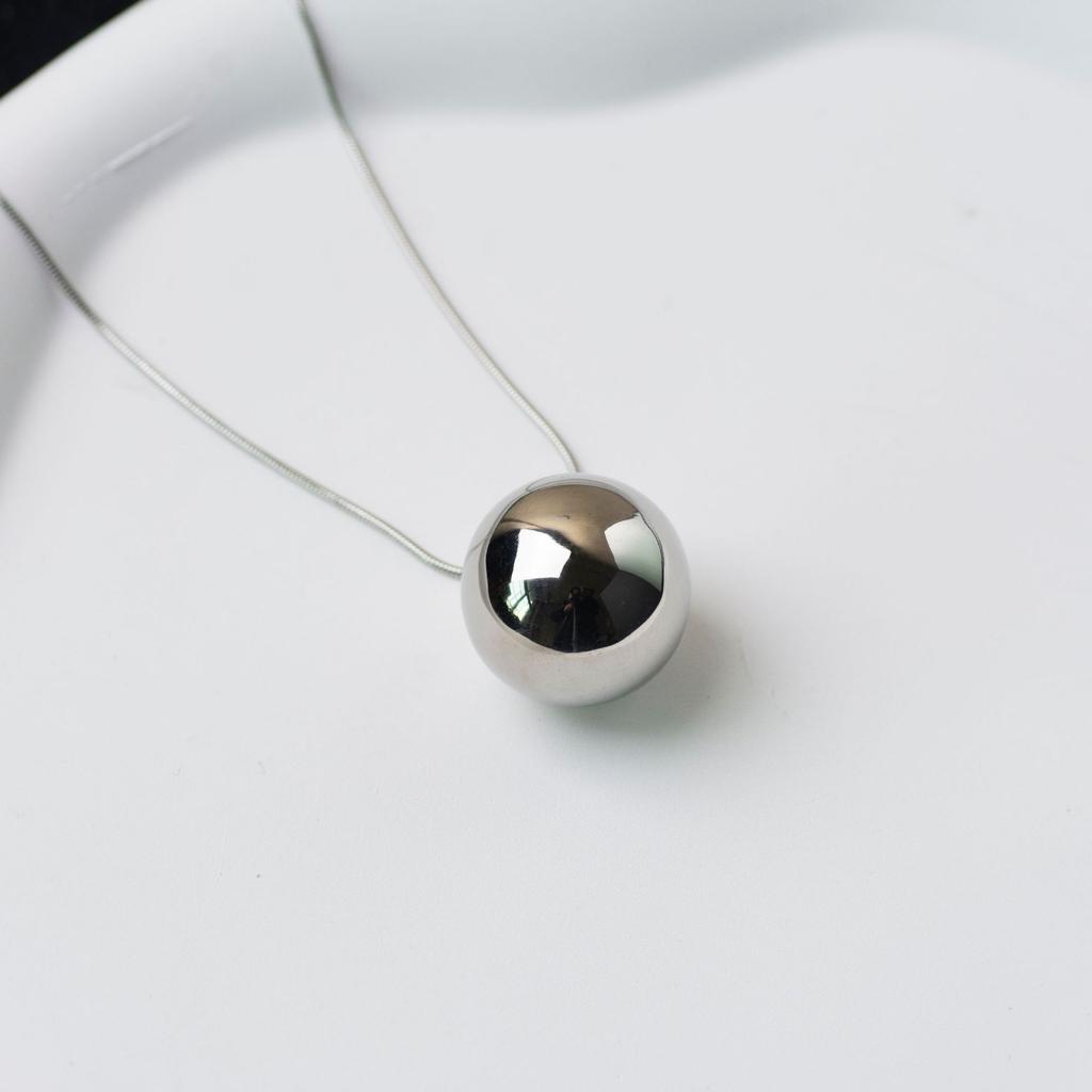 Simple Titanium Steel Necklace Women'S Light Luxury High-End Love Pendant Neck Chain Autumn And Winter Sweater Chain Minimalist Style