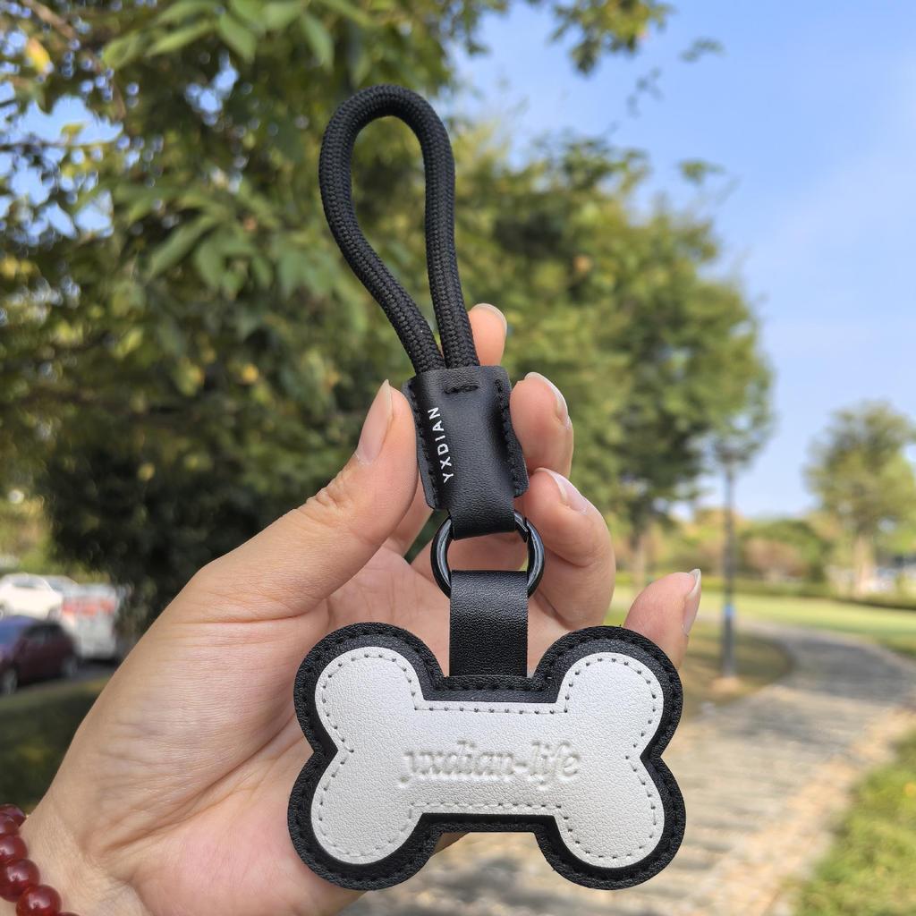 2025 Cute Kitten Paw Keychain: Leather Pendant Backpack Charm & Gift