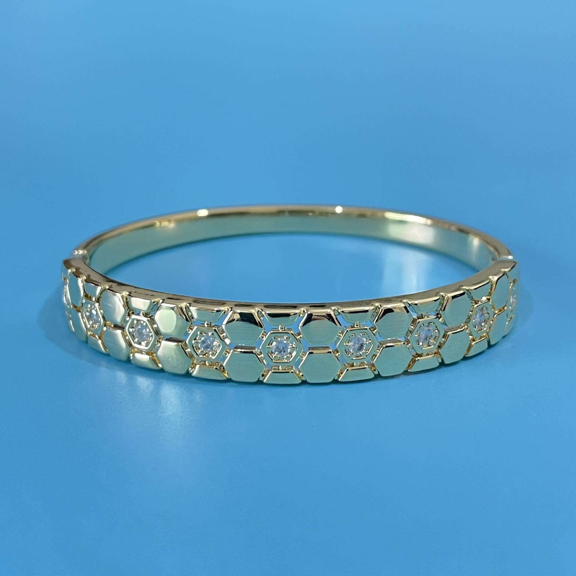 Honeycomb Wide Version Trendy Fashion Jewelry Hexagonal Diamond Pattern Bracelet Bracelet One Size(16-22CM)