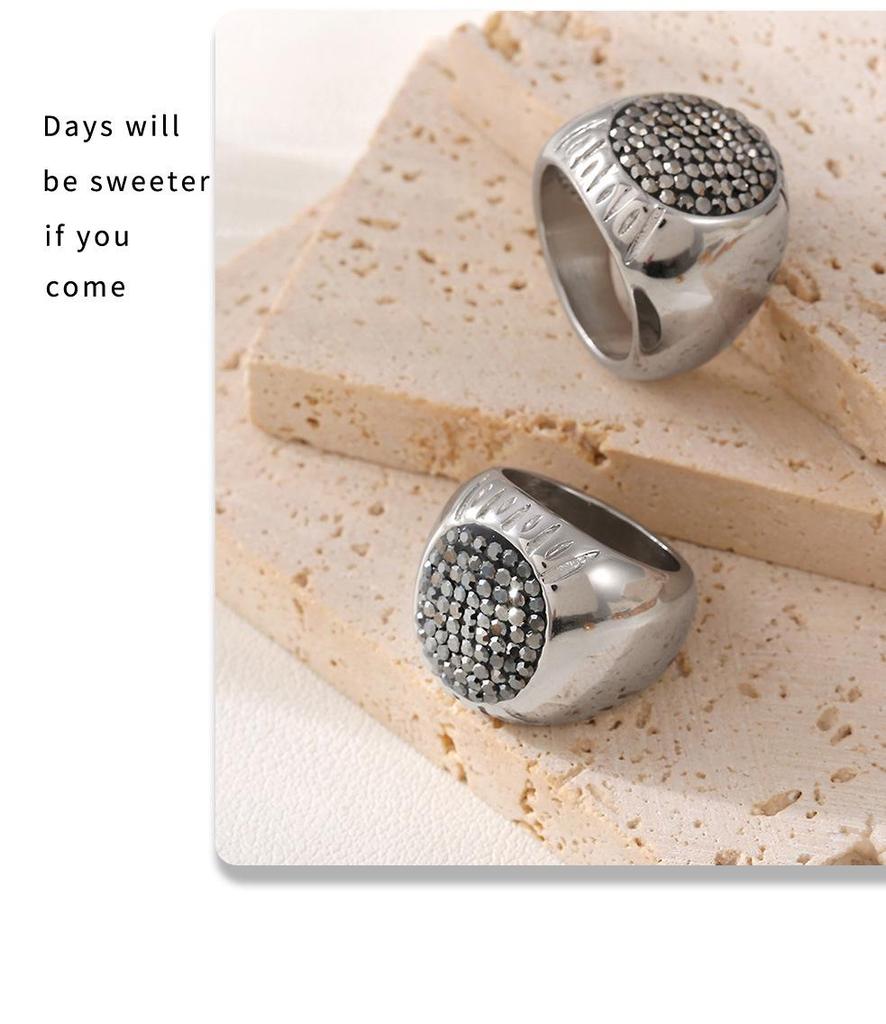 Italian Oval Rhinestone Star Ring, Retro Luxury, 18k Gold PVD Titanium Steel, Unisex