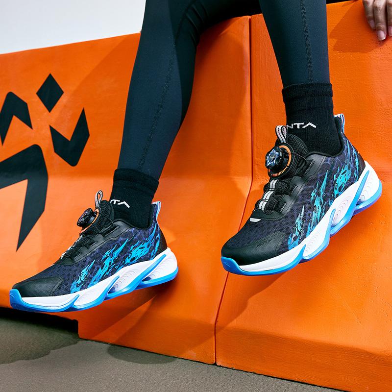 Anta Red Flame 3.0 Non-Slip Low-Top Kids Running Shoes Kids running shoes Black Blue 312335511-4