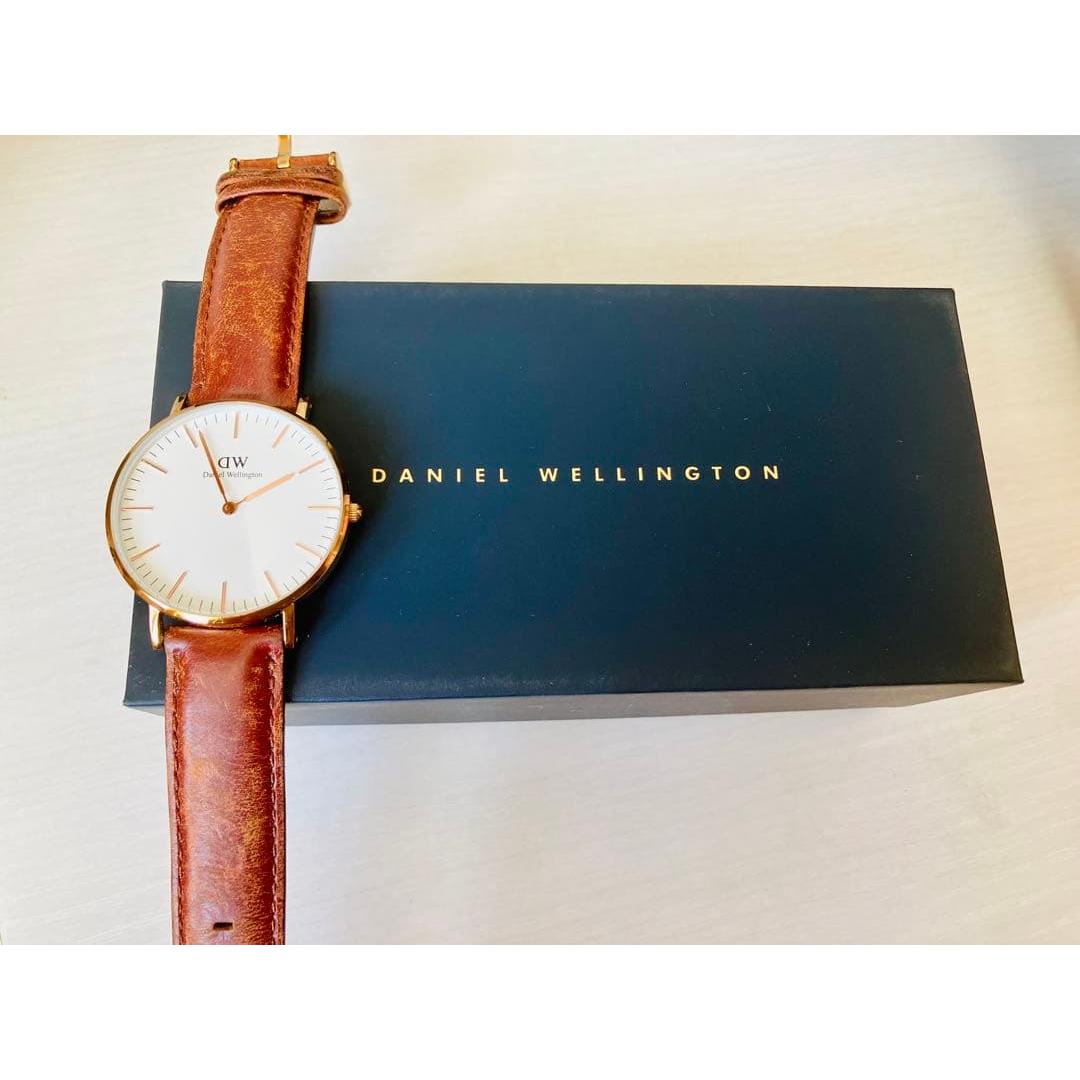 Used DANIEL WELLINGTON BROWN LEATHER WATCH
