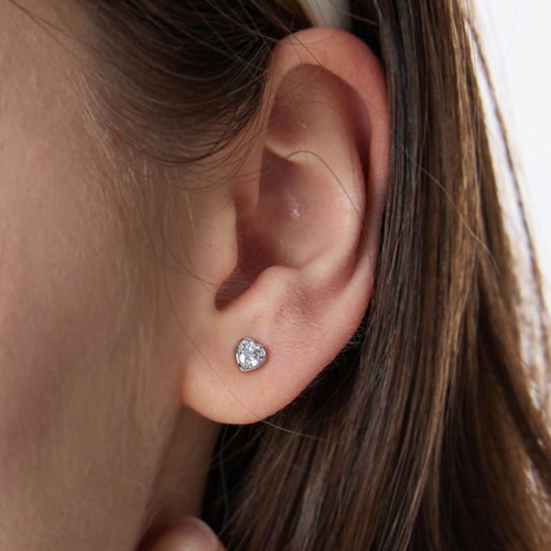 L’OMBRILLANT Petite Heart Cubic Earrings