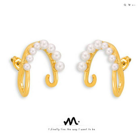 Italian Designer Y-Shaped Imitation Pearl Ring, Unique Exaggerated Style, 18K Gold-Plated Titanium Steel, A166