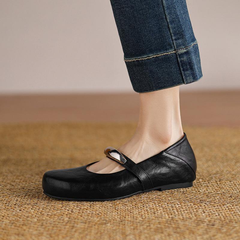 

New four-season wear women s single shoes casual light mouth solid color can wear two size leather shoes soft sole low heel lazy shoes 43 (customized non-return and exchange) чёрный