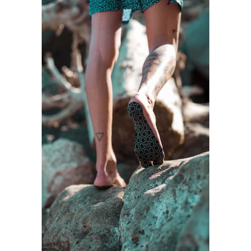 NAKEFIT Naked Fit Foot Adhesive Sandal and Barefoot Stickers for Pool, Beach, and Fall Prevention (3 Pairs per Pack)